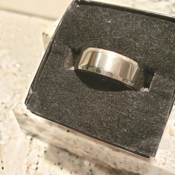 Titanium ring. - Picture 2 of 4